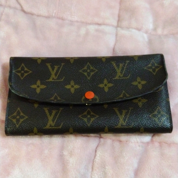 Louis Vuitton monogram Emilie wallet - Picture 17 of 17